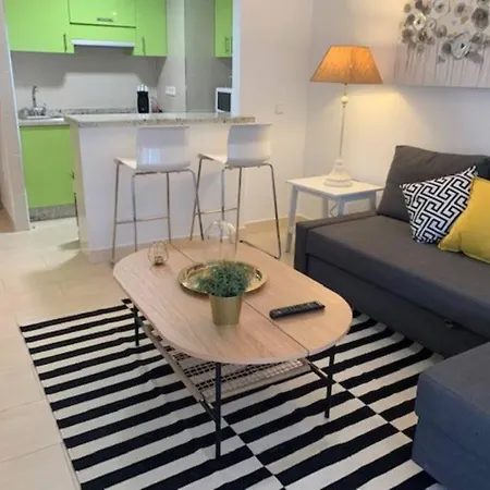 Atico En Centro, Segunda Linea Playa 731 * Μαρμπέλλα