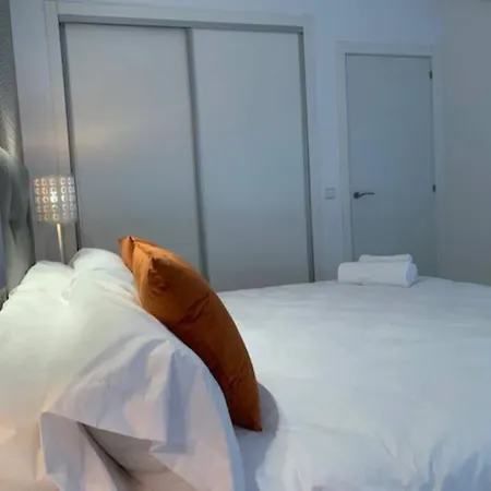 Atico En Centro, Segunda Linea Playa 731 * Μαρμπέλλα